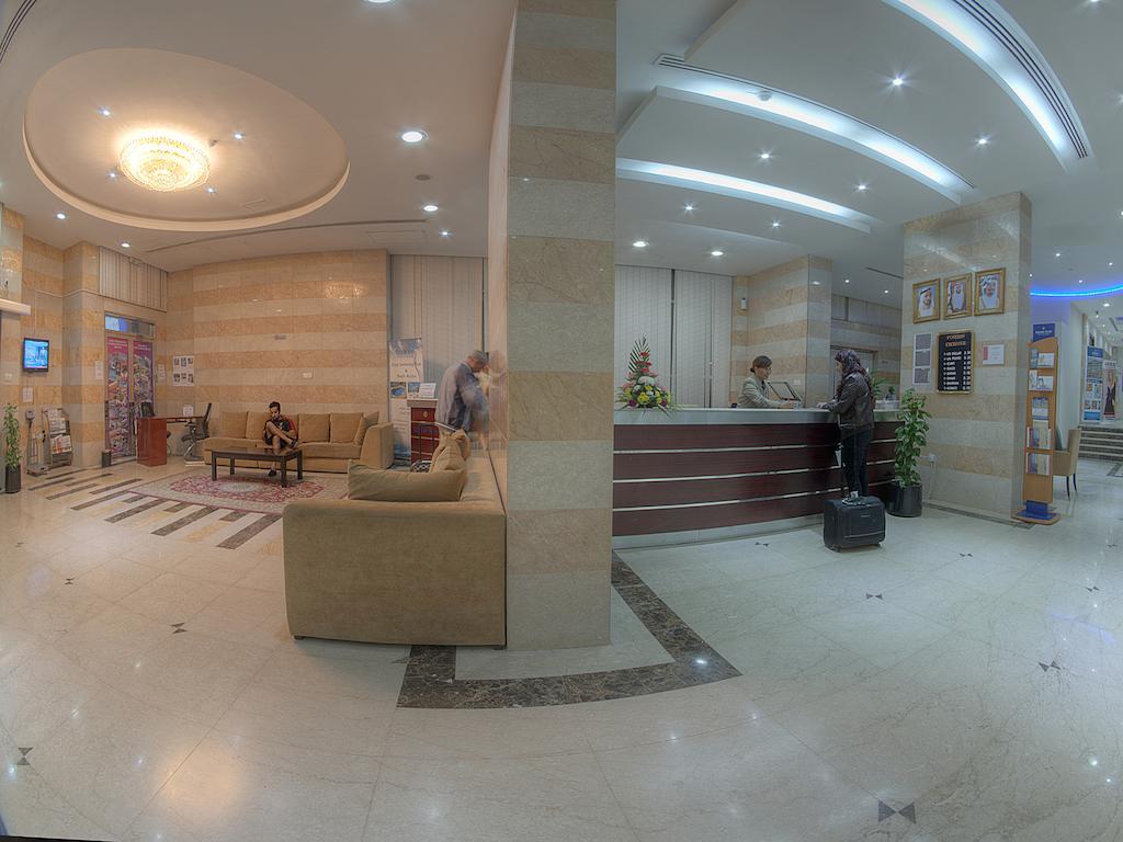 Tulip Inn Royal Suites Ajman Eksteriør billede
