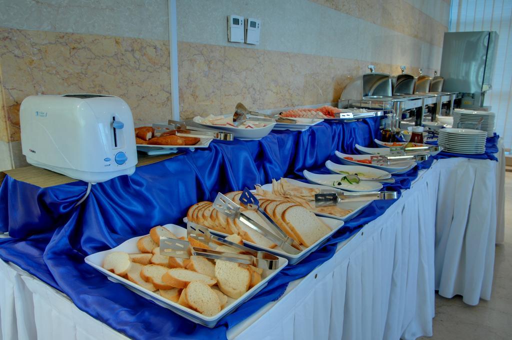 Tulip Inn Royal Suites Ajman Eksteriør billede
